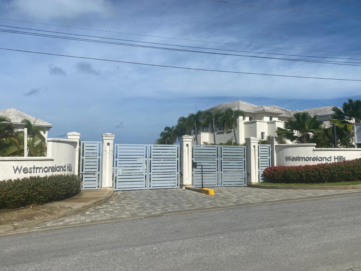 Westmoreland Hills - Mount Standfast - St James - Full Gym Membership Saint James Extérieur photo